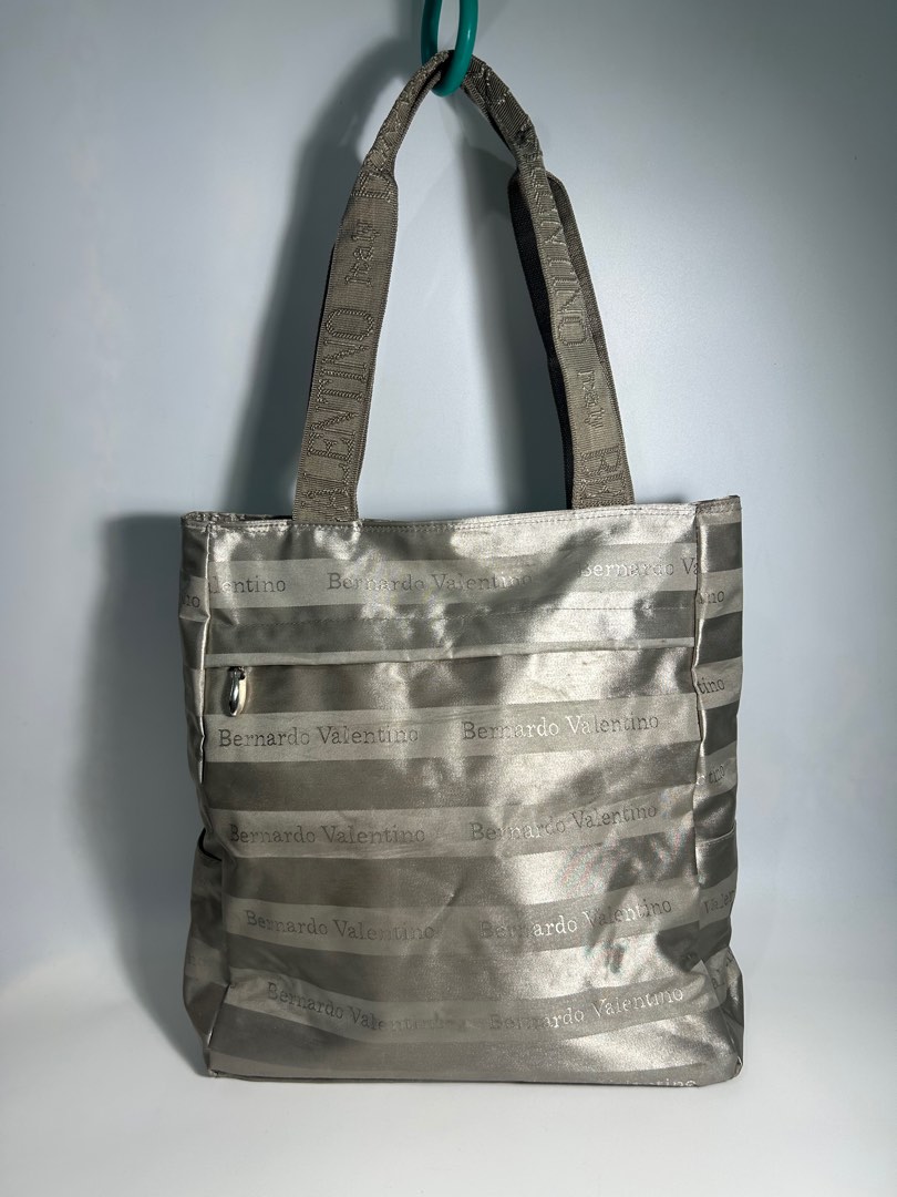 Bernardo Valentino Bag, Women's Fashion, Bags & Wallets, Shoulder Bags ...