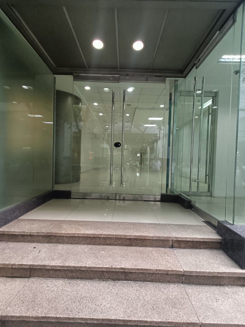 BGC Commercial space for Lease (Category: Commercial) located in Pasig City. Submitted by shelavi05 (Listing ID 1255093699, Image 3). Description: 💥BGC Commercial Space for Rent ⚠️ for direct client only 🔖 212 sqm at ₱3,500 per sqm negotiable ✓ Ground floor ✓ Building has 24/7 operations ✓ good for bank, office, showroom, store, coffee shop or milk tea ✓ busy street ✓ high foot traffic ✓ surrounded by offices, with nearby hotels and other big t