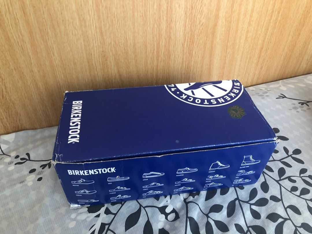 navy gizeh birkenstocks