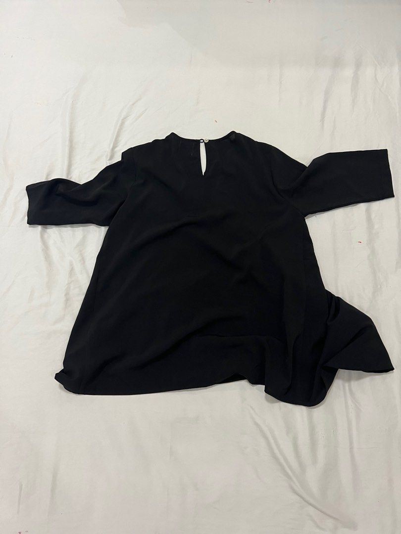 Black Maternity Top Medium (Category: Maternity wear) located in Quezon City. Submitted by wantstodeclutter (Listing ID 1255092265, Image 3). Description: Used once or twice Like new .