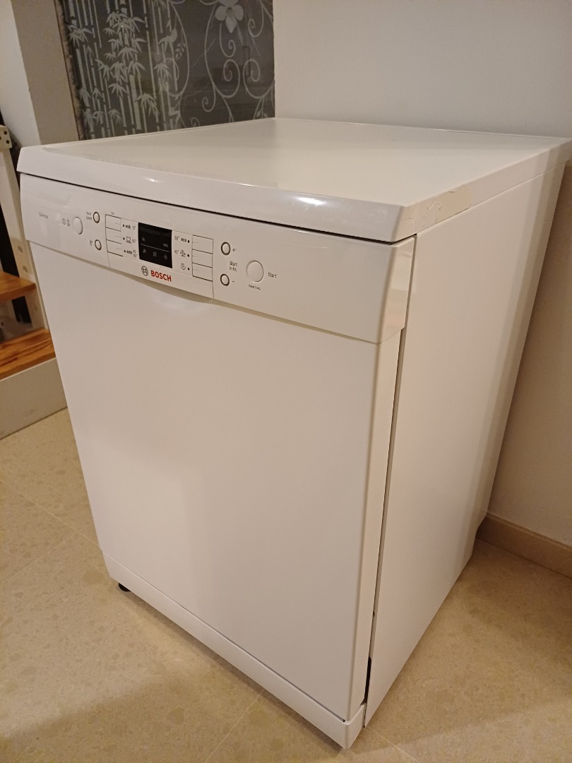 Bosch dishwasher (Model SMS63L02EA), TV & Home Appliances, Kitchen