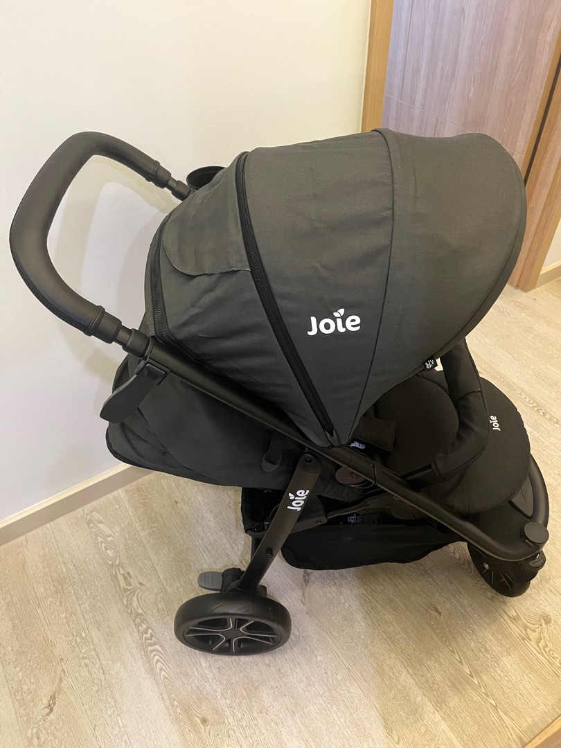 Brand New Joie Litetrax 4 DLX Coal Babies Kids Going Out