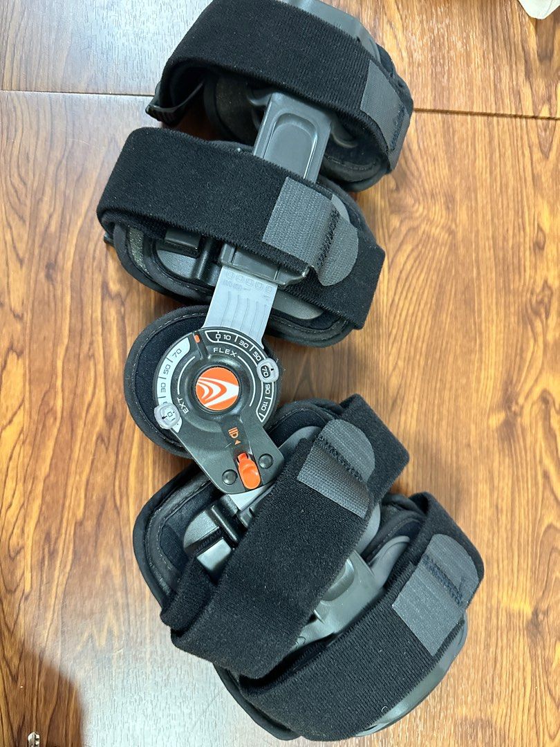 Breg T Scope knee brace, Health & Nutrition, Braces, Support & Protection  on Carousell