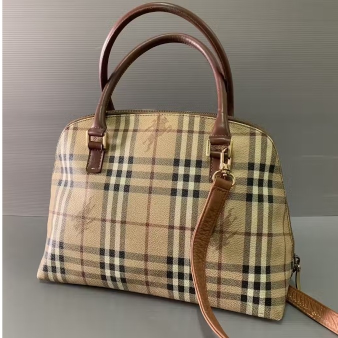 Anne legit bags - AUTHENTIC BURBERRY TOTE BAG WITH WRISTLET