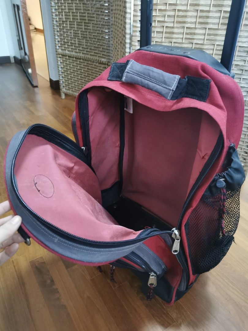California pak outlet rolling backpack