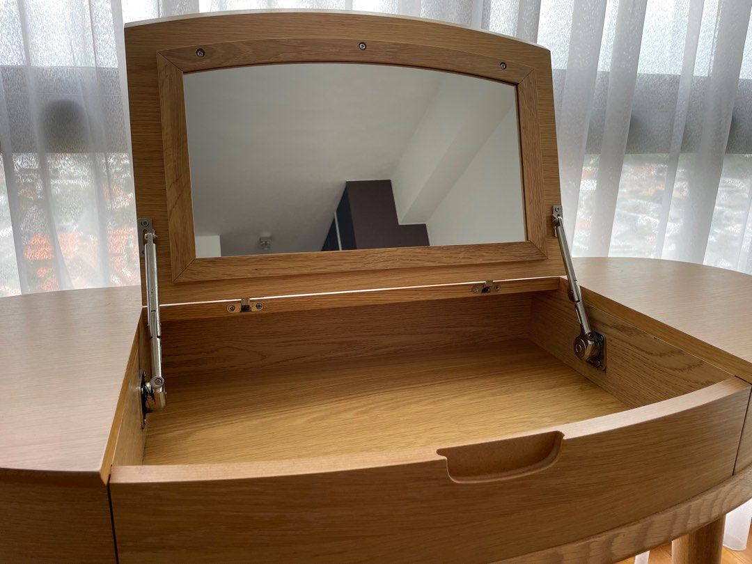 Dressing clearance table castlery