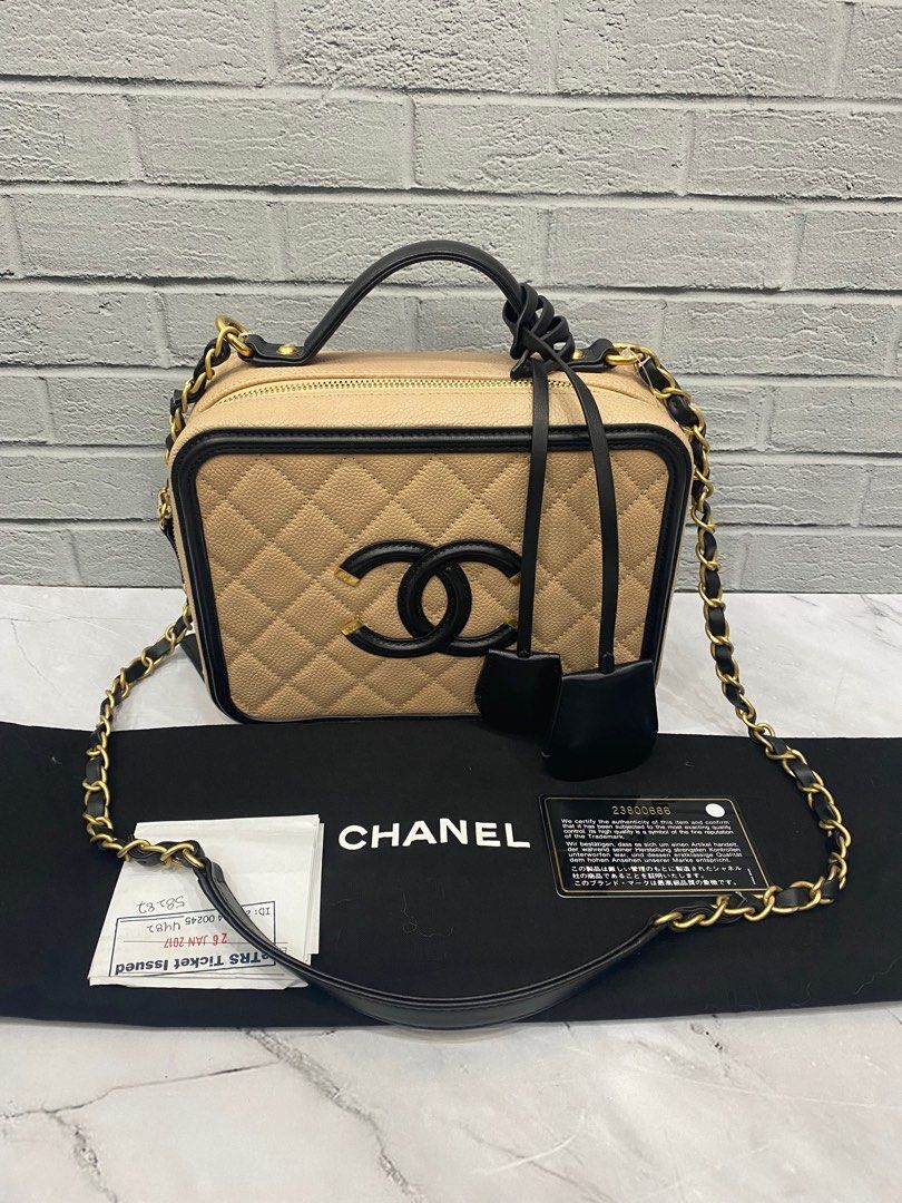 CHANEL quilted medium caviar nude #23 GHW Size 20x16x8 PS:95 cm Db