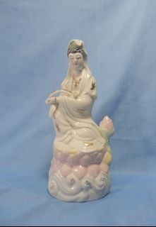 Chinese antique Dehua Blanc de Chine Goddess of Mercy Kwan Yin circa early 20th Century unused