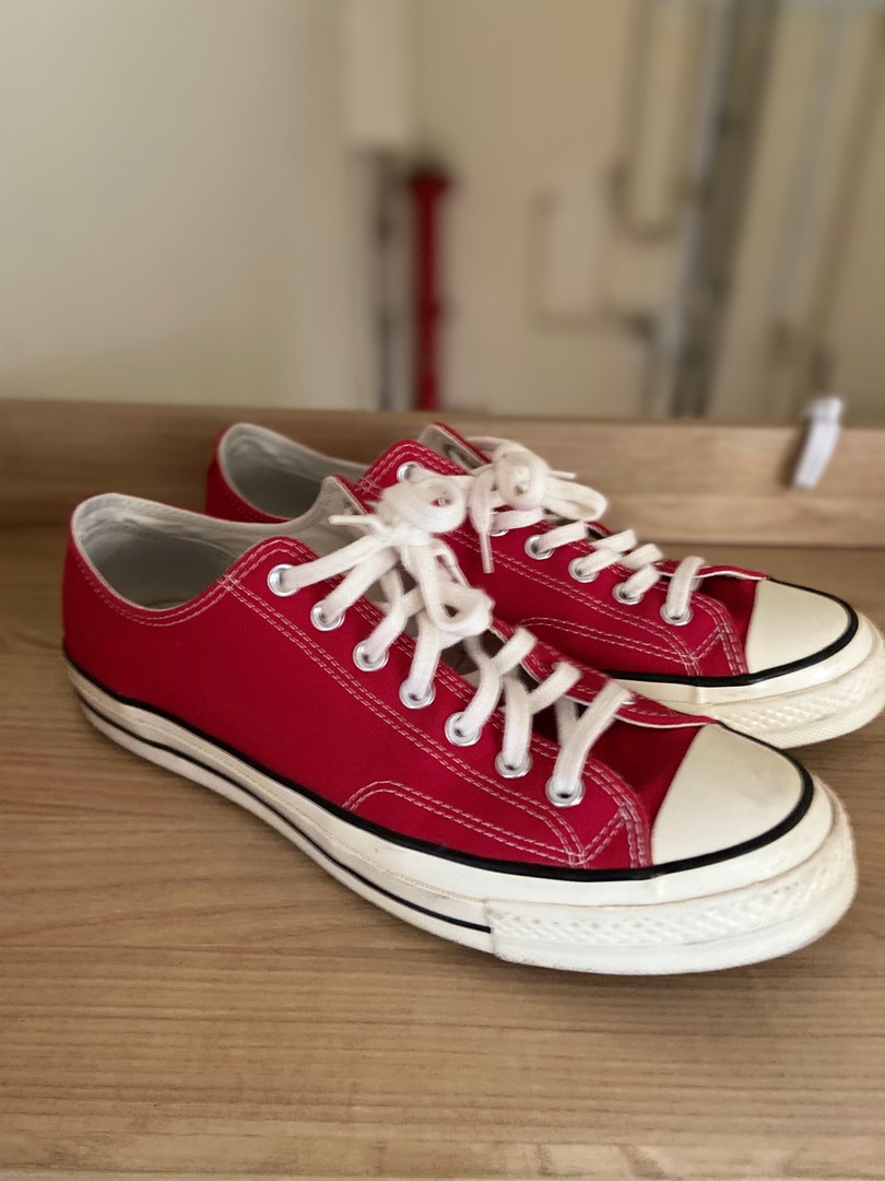Red low top converse