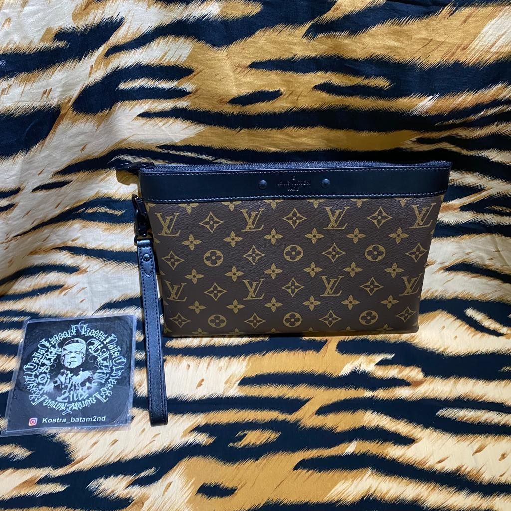 Clutch louis vuitton, Fesyen Pria, Tas & Dompet , Dompet di Carousell