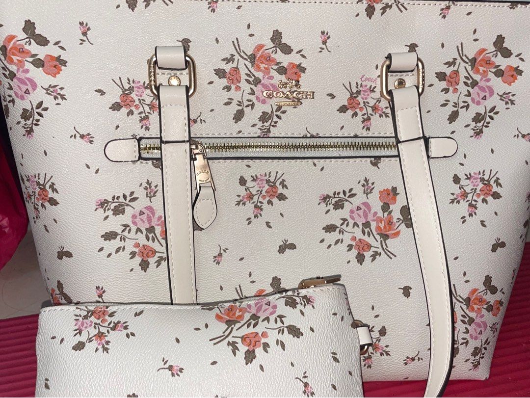 Coach Gallery Tote Rose Bouquet