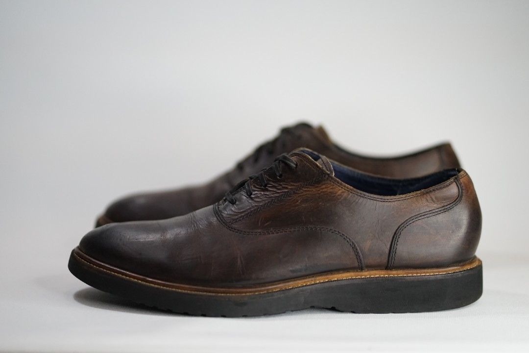 Cole haan vibram sole hot sale
