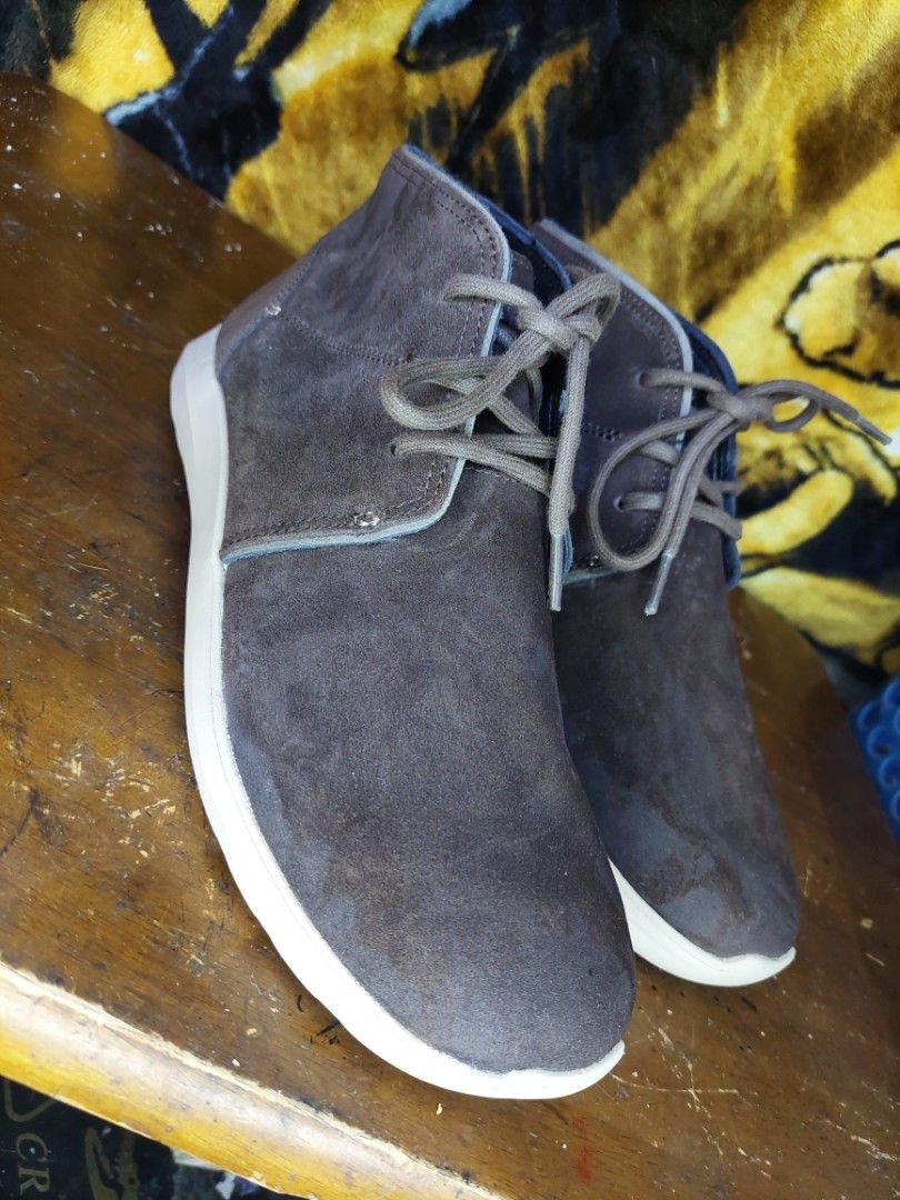 CROCS CHUKKA LEATHER BOOTS SIZE 9 men. Men s Fashion Footwear