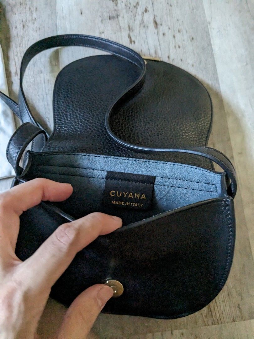 Cuyana crossbody pouch online