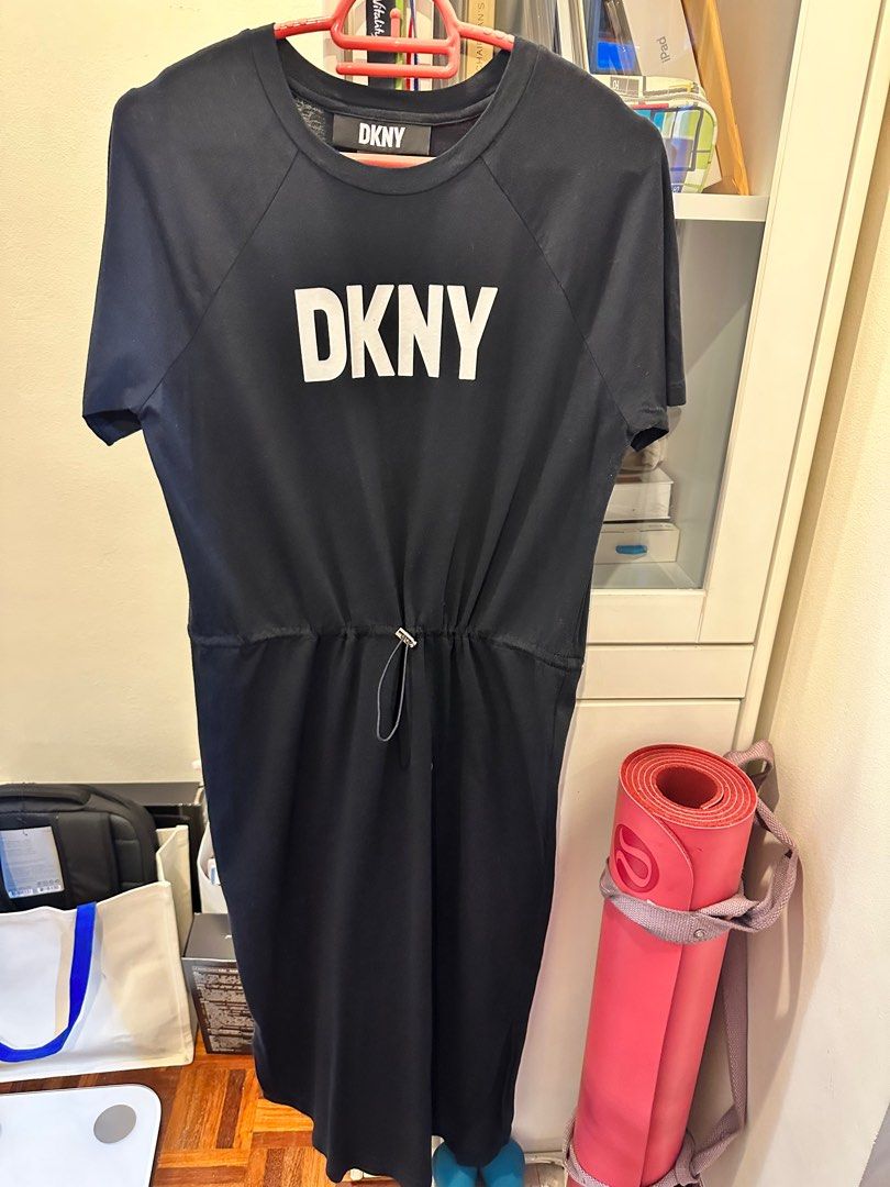 Dkny maxi logo discount tee dress with drawstring