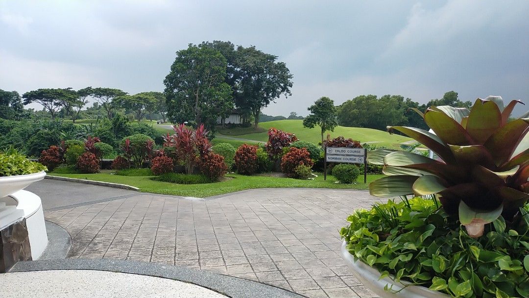 Eagle Ridge 261sqm Lot area (Category: Lot) located in Pasay City. Submitted by aimeyalonsabe-81385 (Listing ID 1255168184, Image 2). Description: 261 sqm lot for sale P2.6M net of CGT open for bank financing clean Title EAGLE RIDGE GOLF , RESIDENTIAL and commercial ESTATE at Gen. Trias Cavite Features and Amenities: Four Residential Enclaves: * American * Australian * British * Japanese Townhouses Golf Villas School Hotel Town Center Main Clubho