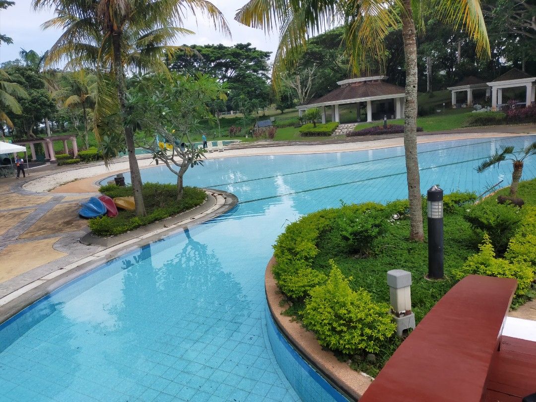 Eagle Ridge 261sqm Lot area (Category: Lot) located in Pasay City. Submitted by aimeyalonsabe-81385 (Listing ID 1255168184, Image 3). Description: 261 sqm lot for sale P2.6M net of CGT open for bank financing clean Title EAGLE RIDGE GOLF , RESIDENTIAL and commercial ESTATE at Gen. Trias Cavite Features and Amenities: Four Residential Enclaves: * American * Australian * British * Japanese Townhouses Golf Villas School Hotel Town Center Main Clubho