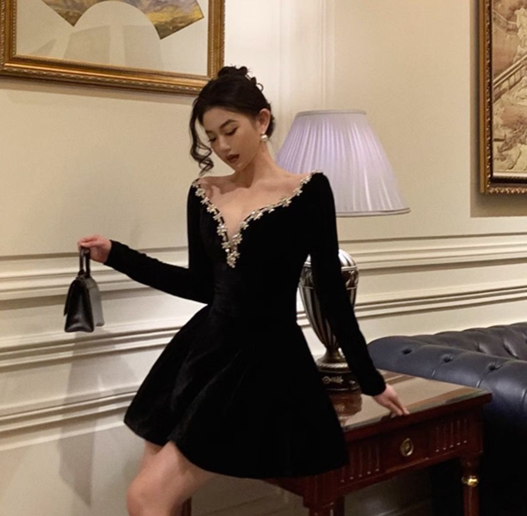 Night dinner dress shop