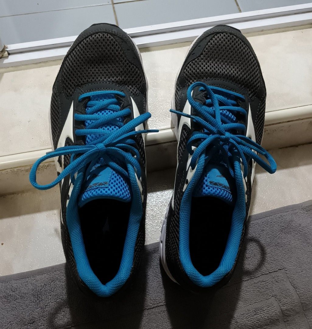Euro size 41 sports shoes blue Women s Fashion Footwear Sneakers on Carousell
