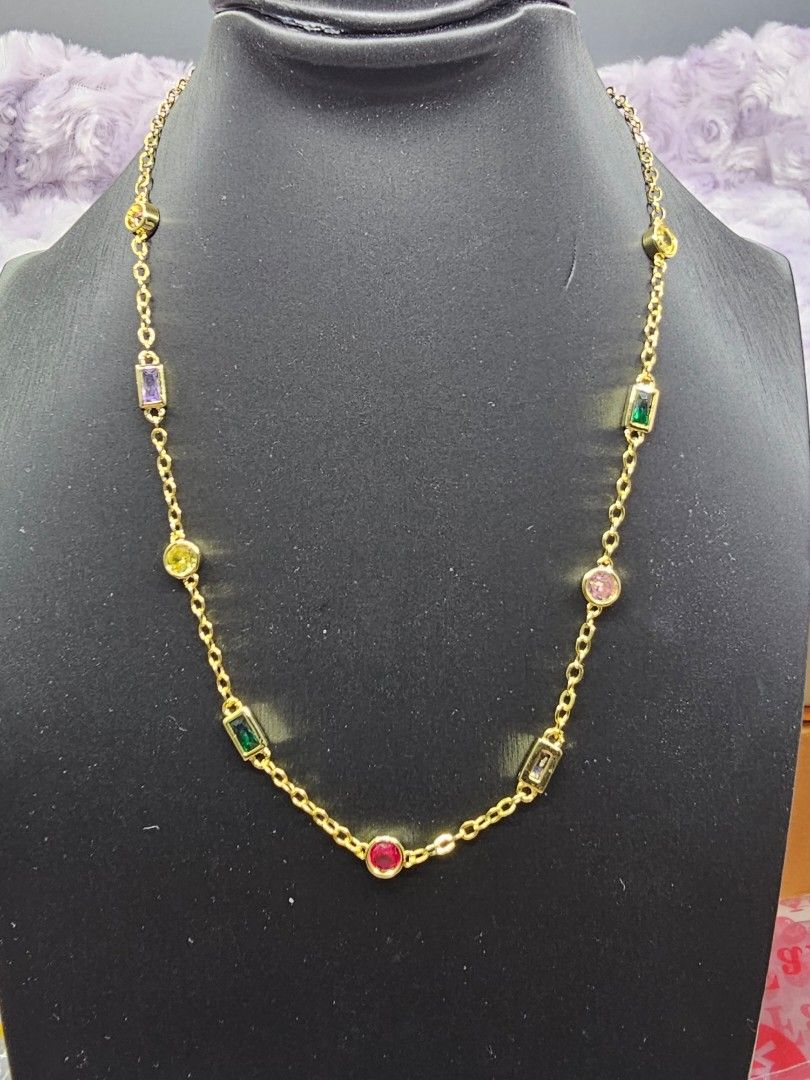Golden colour necklace outlet