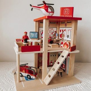 Fireman Dollhouse plus Accessories