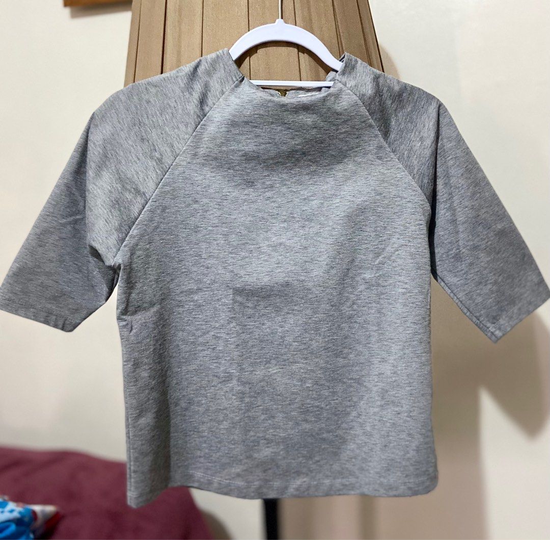 Formal / Corporate / Office Blouse (Category: Blouses) located in Bulacan. Submitted by bebeella (Listing ID 1255071764, Image 1). Description: Never worn got the wrong size. Thick gray fabric. 3/4 sleeves. Nice corporate semi-stretchable blouse..