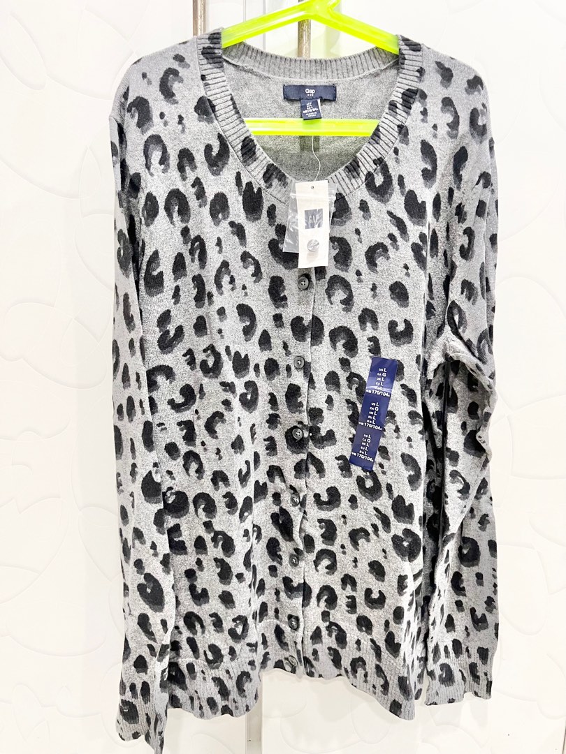 Gap cardigan Size L Women s Fashion Coats Jackets and Outerwear