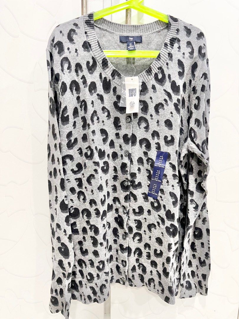 Gap cardigan Size L Women s Fashion Coats Jackets and Outerwear