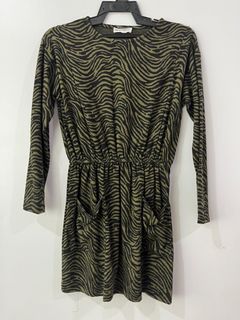 (Category: ) located in . Submitted by apparel.stilloved (Listing ID 1255066130, Image 1). Description: .