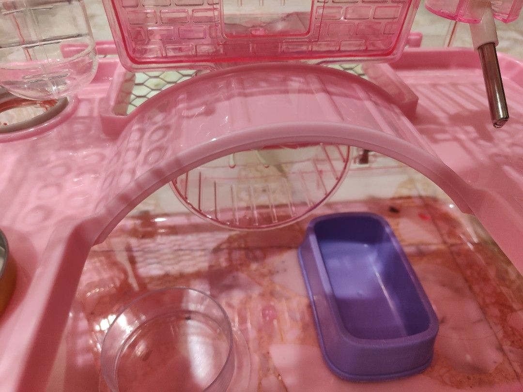 hamster cage pink castle theme with accessories READ DISCRIPTION