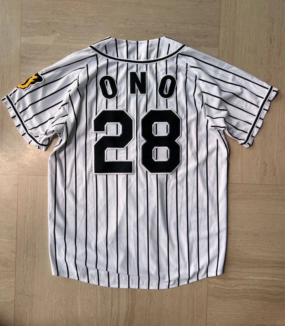 TwoLegsVintageStore Hanshin Tigers Jersey Hanshin Tigers by Mizuno Baseball Jersey Shirt Size M/L