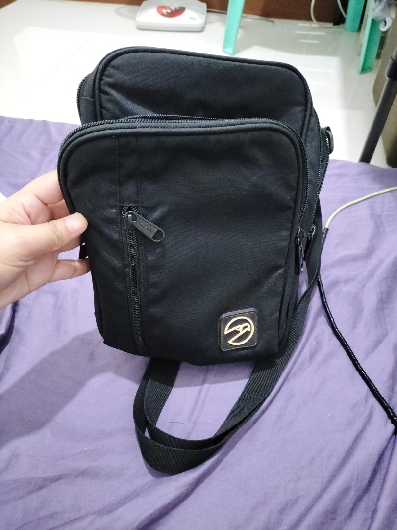 Hawk Sling Bag Hawk Bag Men s Fashion Bags Sling Bags on Carousell