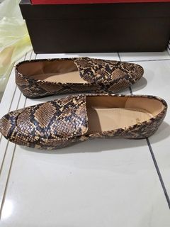 Ladies outlet snakeskin loafers