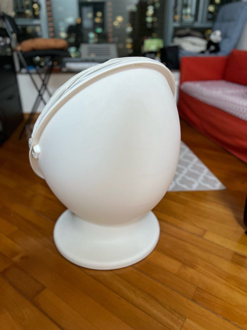 IKEA Egg chair, 兒童＆孕婦用品, 兒童傢具, 兒童傢具 - 桌子及椅子 - Carousell