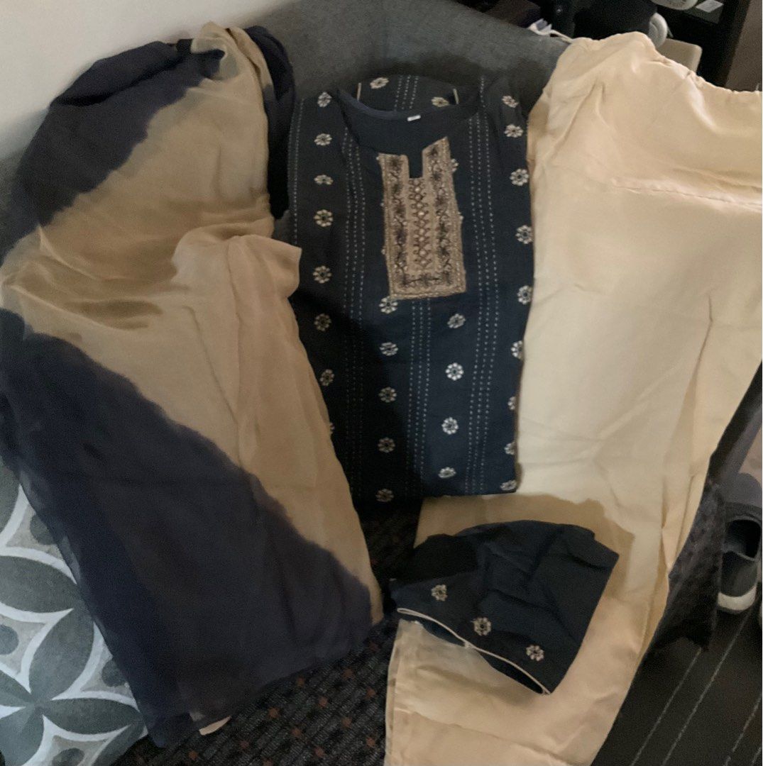 Indian Sari Set (Category: Sets or Coordinates) located in Bacoor. Submitted by shamraq (Listing ID 1255009162, Image 1). Description: 3 piece Indian Sari: 1. Long blouse (S-M), gray colorir with floral embroidery 2. Cream drawstring pants (S-XL) 3. Long Scarf gray and cream Provision for sleeves to be attached if you do not want the sleeveless blouse..