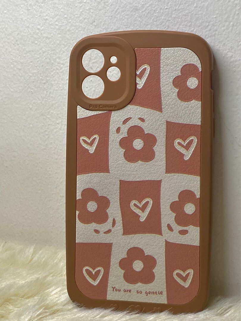 Iphone 11 Bundle Case (Category: Cases & Sleeves) located in Pateros City. Submitted by kykyyyy_ (Listing ID 1255070813, Image 3). Description: .