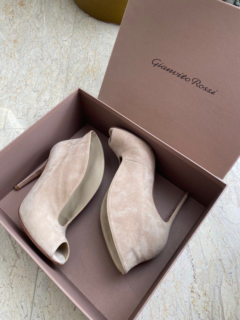 Gianvito rossi peep cheap toe bootie