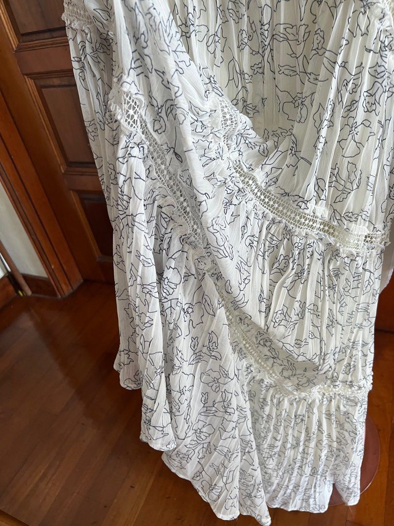 $230 Japan Brand Pleated Herlipto Floral Monotone Dress