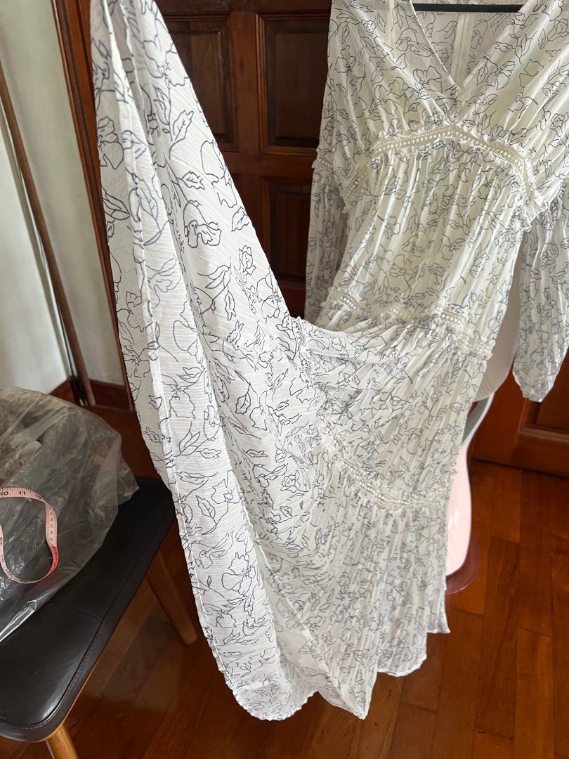 $230 Japan Brand Pleated Herlipto Floral Monotone Dress, Women's