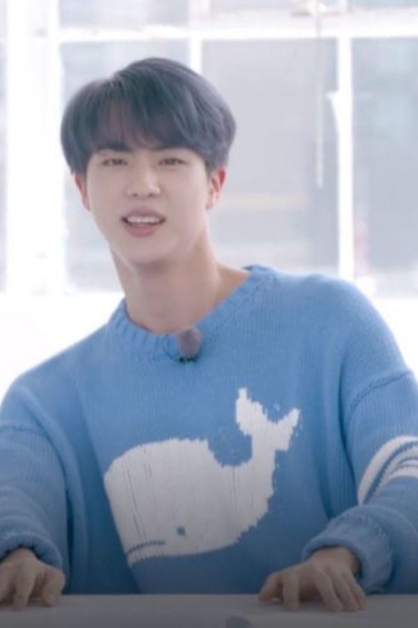 JIN Kore Sweater, 興趣及遊戲, 收藏品及紀念品, 韓流- Carousell