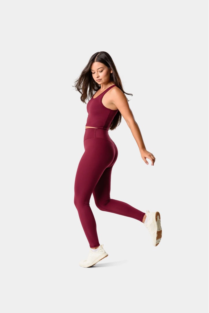 Kamo Fitness Serenity Leggings Size M in Dark Cherry, Women's Fashion,  Activewear on Carousell