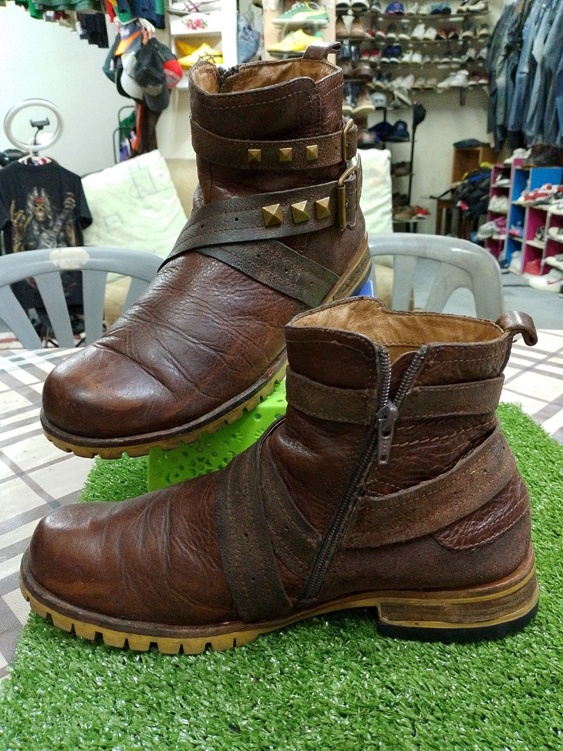 Born eton outlet boots