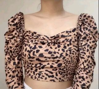 leopard long sleeve crop top