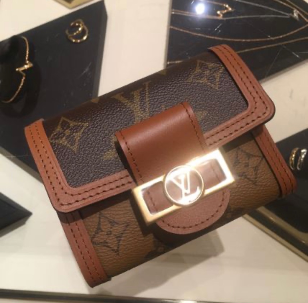 M68725 Louis Vuitton Dauphine Compact Wallet