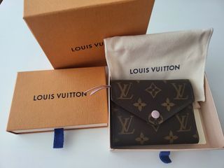 Louis Vuitton Caissa Wallet Review + Wear & Tear