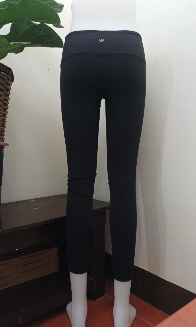 Lululemon (size 4) Leggings, Women's Fashion, Activewear on Carousell