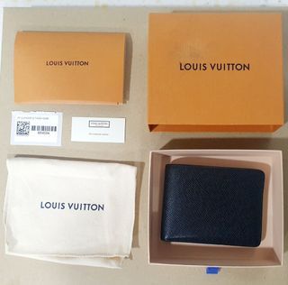 LOUIS VUITTON Vernis Ludlow Wallet Pomme D'Amour 1265317