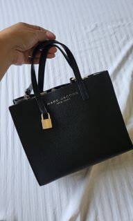 Marc Jacobs black handbag satchel bag