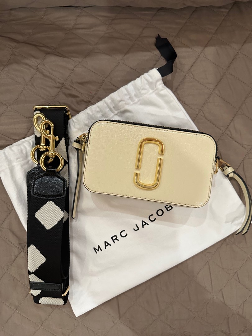 Marc Jacobs Snapshot, Luxury, Bags & Wallets on Carousell