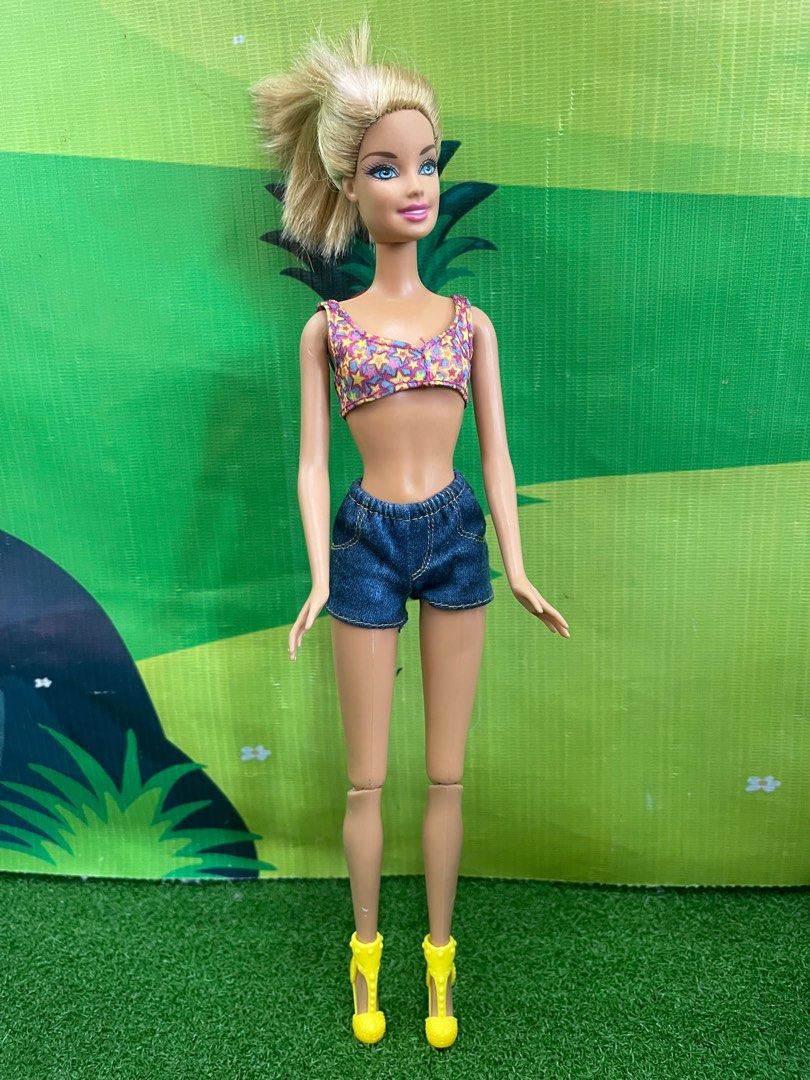 MATTEL KNEE ARTICULATED BARBIE